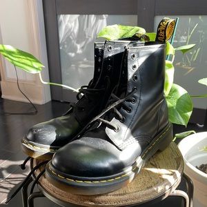 Classic Dr. Marten Originals 1460 style Black Matte Lace Up Boots